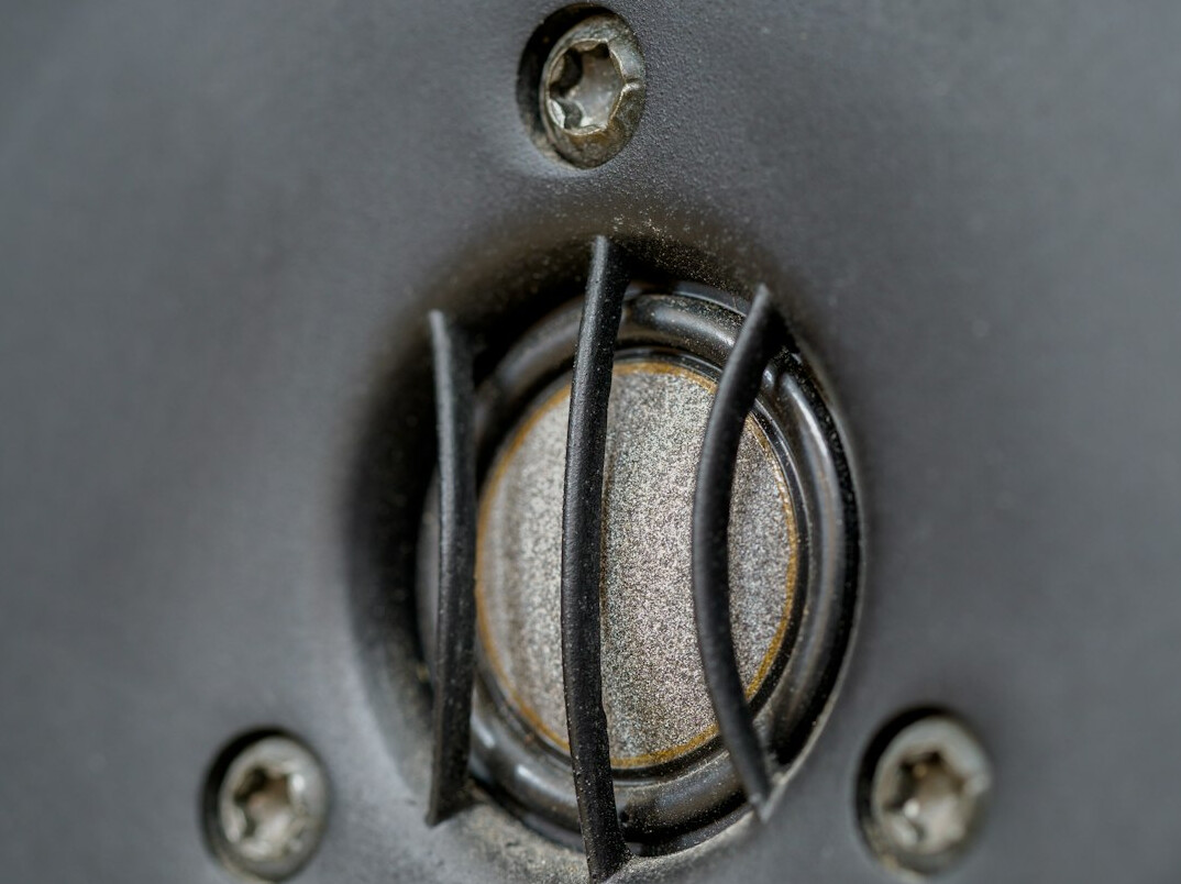 Studio condenser microphone with pop filter